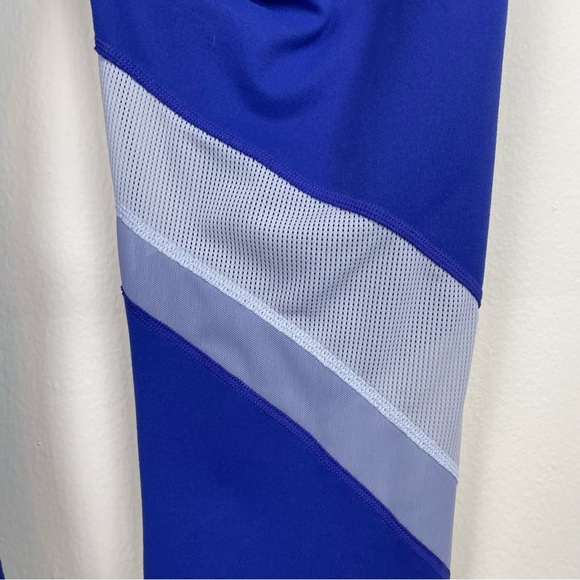 Define PowerHold® High-Waisted 7/8 Legging Size Small - Picture 6 of 9